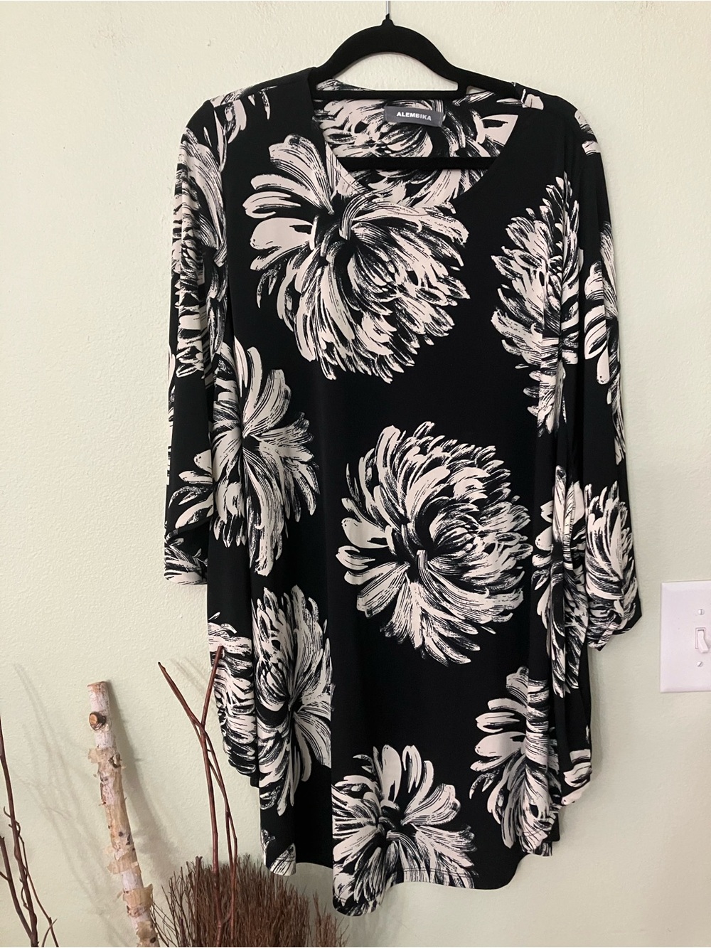 Alembika Oversized abstract floral blue/black flowy tunic blouse top